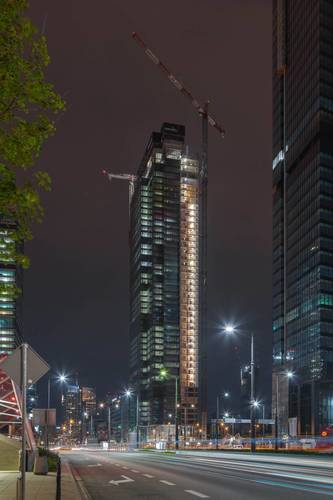 Zakończyły się prace nad żelbetową konstrukcją Warsaw UNIT - na szczycie zawisła symboliczna wiecha